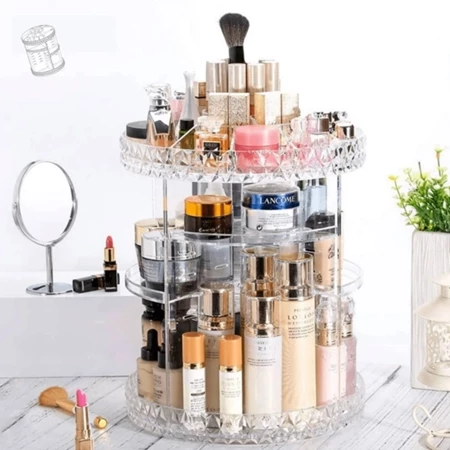 Organizador de acrílico transparente giratório de trêscentos e sessenta graus com perfumes e cosméticos em cima de uma bancada